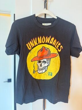 Imogene and Willie Unknownables Skull Graphic Tee Xxs